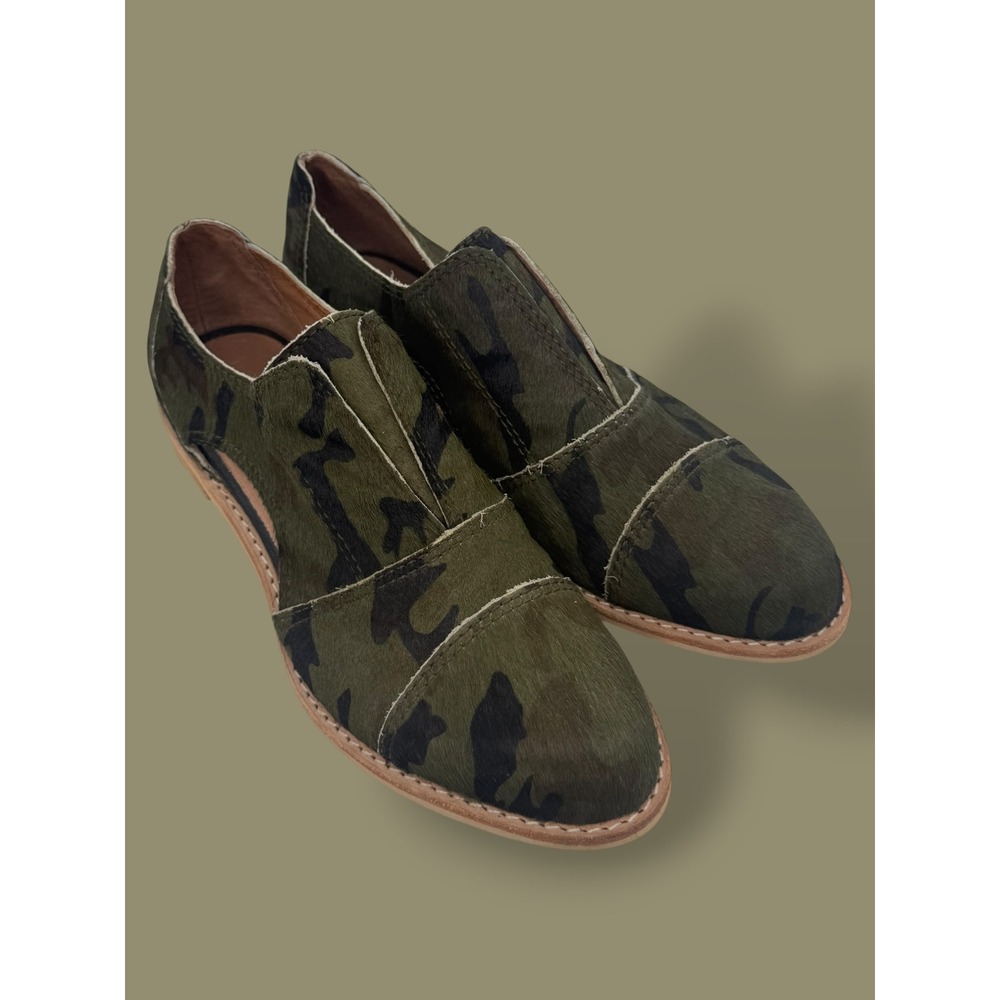 Anthropologie ALL BLACK Camo Calf Hair Peekaboo Oxford Flats Olive Green Size 38
